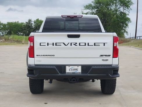 Used 2024 Chevrolet Silverado 1500 ZR2 w/ Technology Package AWD/4WD image 9