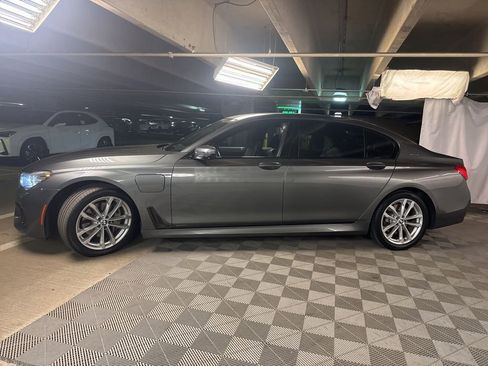 Used 2017 BMW 740e xDrive image 4