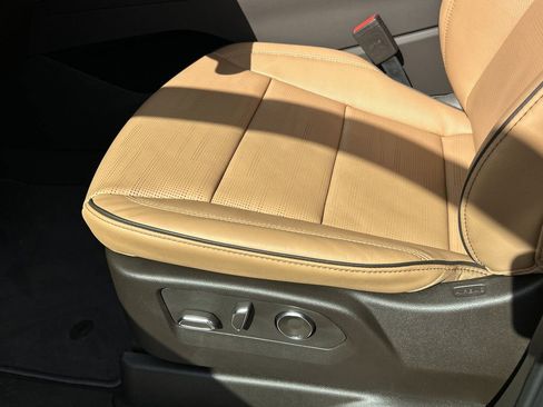 New 2026 Cadillac Escalade Luxury image 19