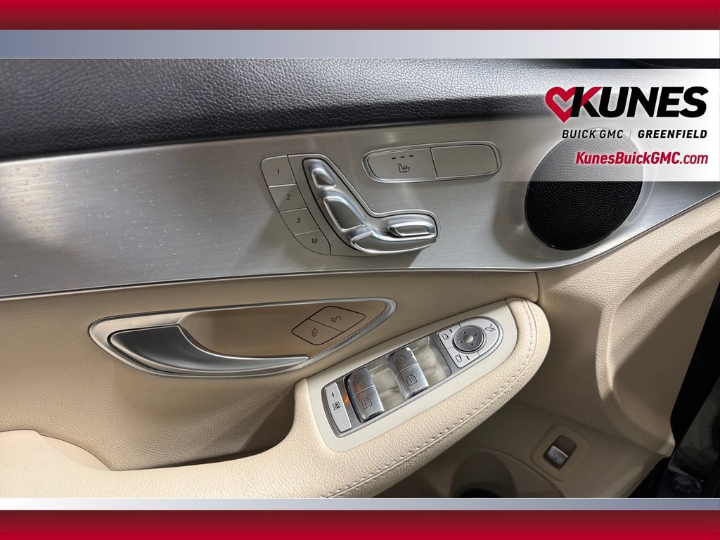 Used 2017 Mercedes-Benz C 300 4MATIC Sedan image 20