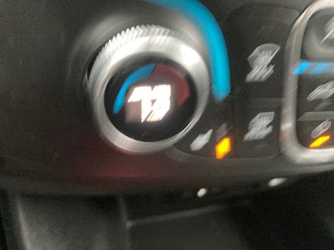 Used 2019 Chevrolet Traverse LT image 45