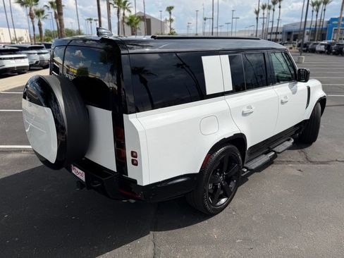 Used 2025 Land Rover Defender 130 X-Dynamic SE AWD/4WD image 19