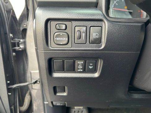 Used 2022 Toyota 4Runner TRD Off-Road Premium AWD/4WD image 25