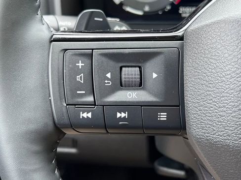 Used 2025 Nissan Rogue SL w/ Tech Package AWD/4WD image 20