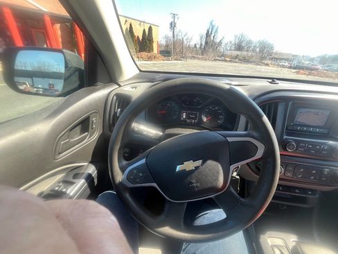 Used 2017 Chevrolet Colorado W/T w/ WT Convenience Package image 11