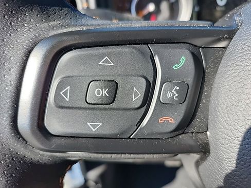 Certified 2024 Jeep Gladiator Mojave w/ Technology Group image 27