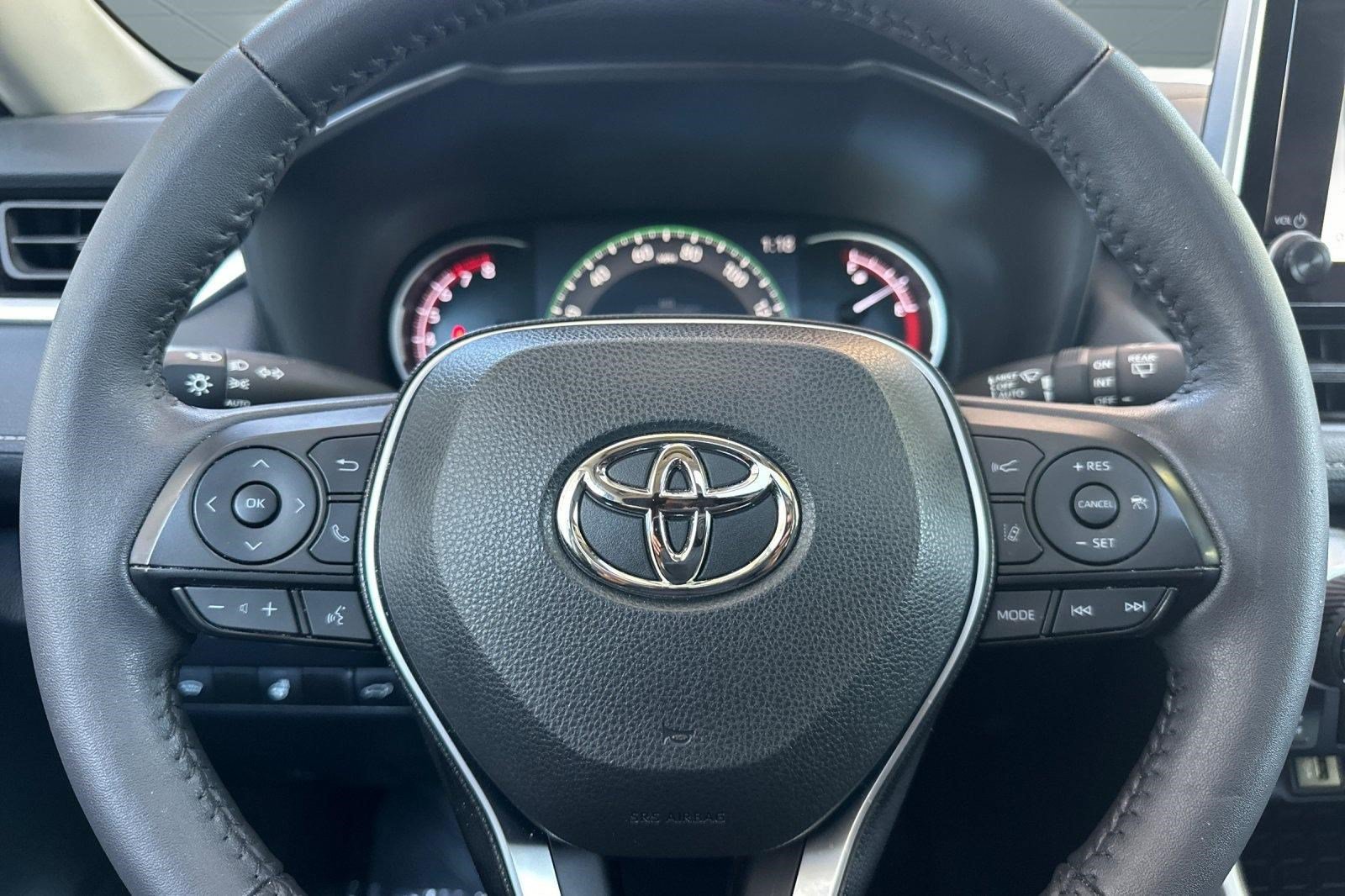 Used 2024 Toyota RAV4 XLE w/ Convenience Package FWD image 11
