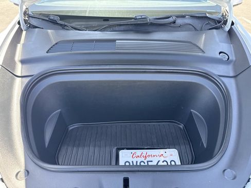 Used 2020 Tesla Model Y Long Range AWD/4WD image 24