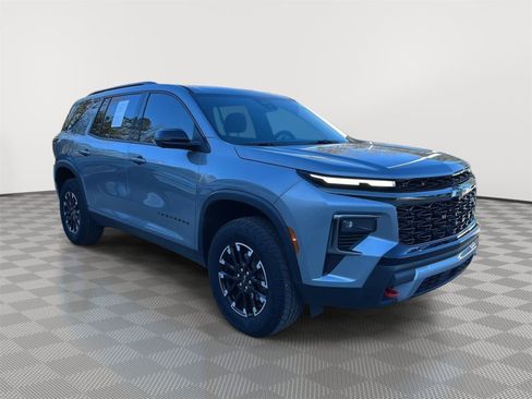 Used 2024 Chevrolet Traverse Z71 image 7