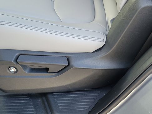 Used 2023 Honda Pilot Touring image 15