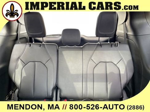 New 2026 Chrysler Pacifica Select image 18