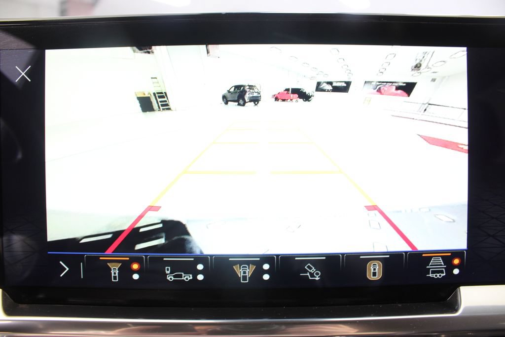 Used 2025 GMC Sierra 1500 SLT w/ SLT Premium Plus Package AWD/4WD image 4