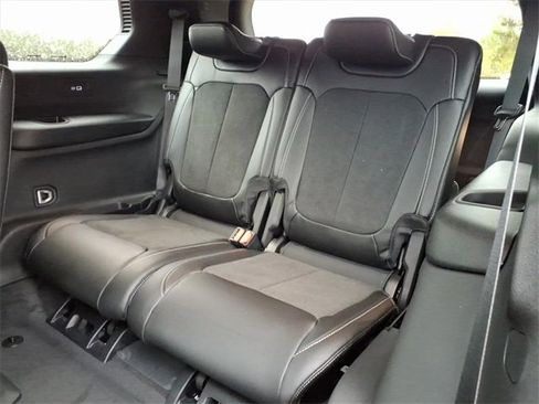 New 2025 Jeep Grand Cherokee L Altitude image 17