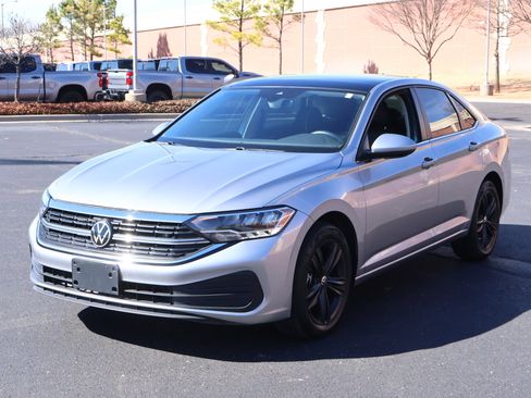 Used 2024 Volkswagen Jetta SE image 27