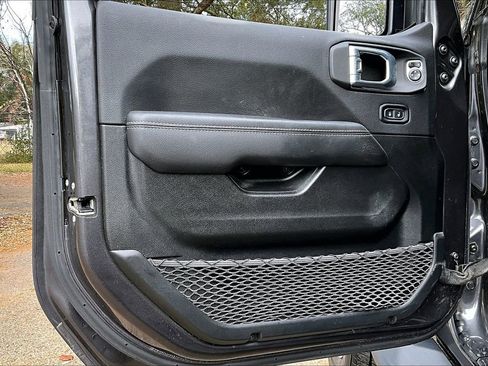 Used 2022 Jeep Gladiator Overland w/ Popular Equipment Package image 17