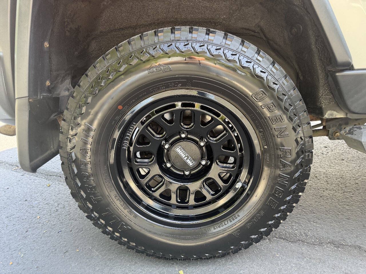 Used 2011 Toyota FJ Cruiser 4WD w/ Upgrade Pkg image 11