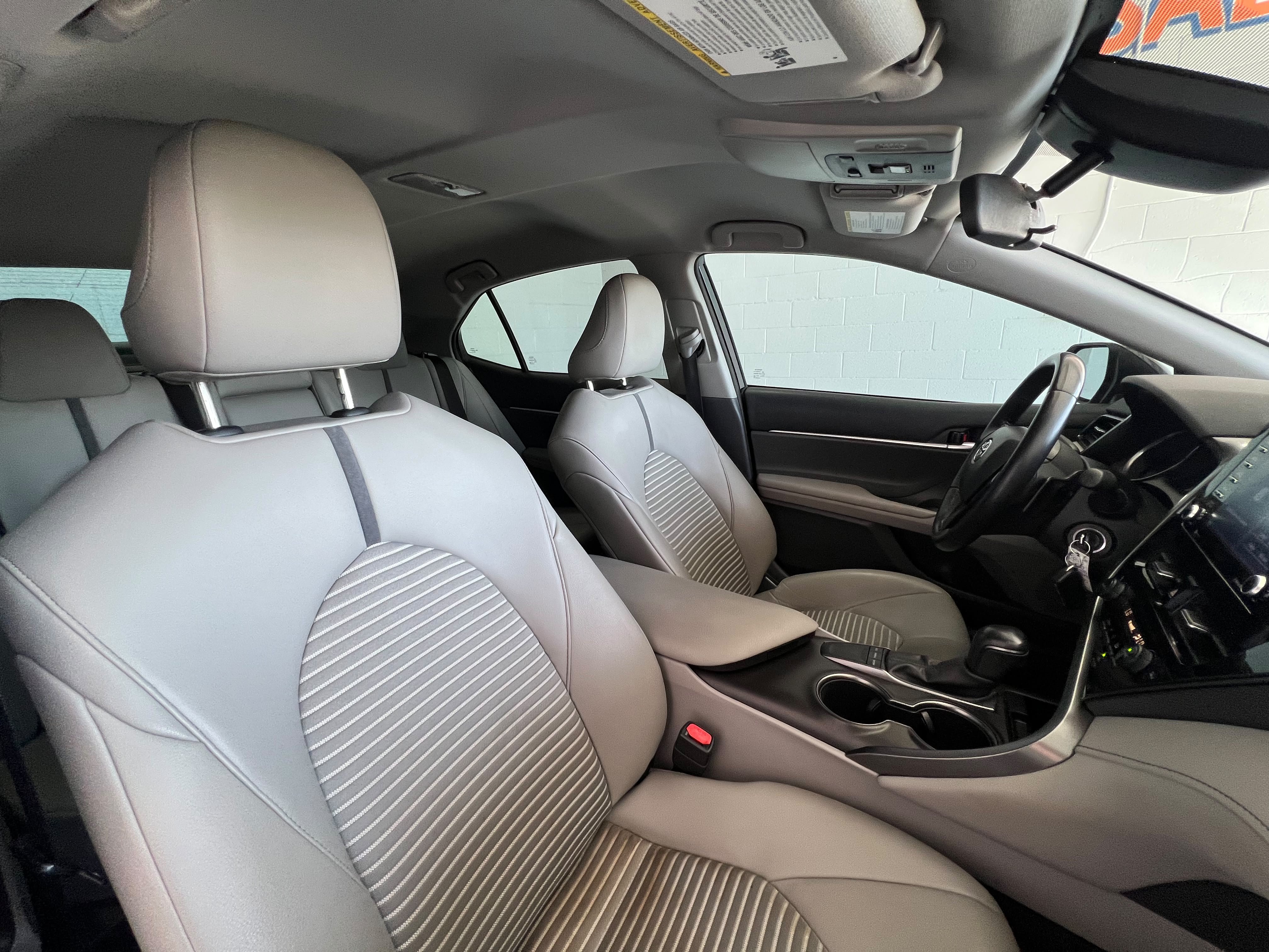 Used 2022 Toyota Camry SE w/ Carpet Mat Package (TMS) FWD image 14