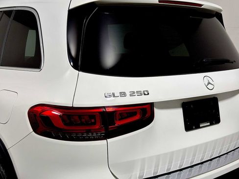 Used 2022 Mercedes-Benz GLB 250 GLB 250 image 28