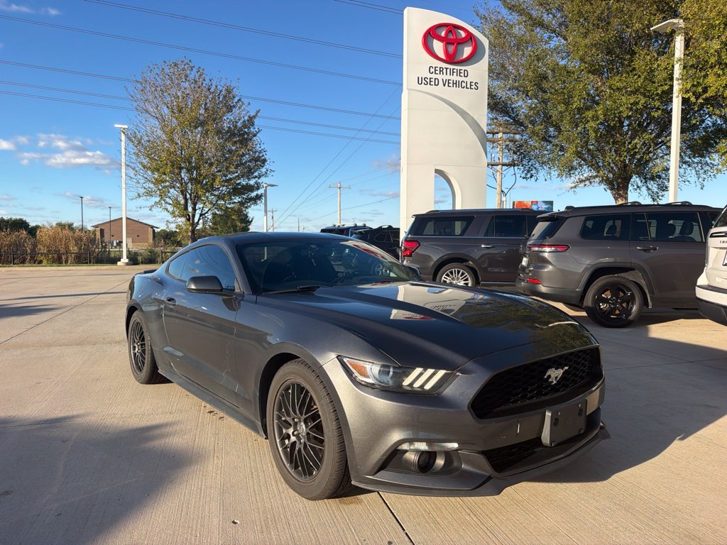 Used 2017 Ford Mustang Coupe RWD image 1