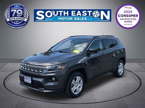 Used 2022 Jeep Compass Latitude image 1