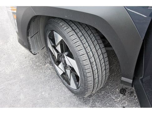 Used 2025 Hyundai Kona Limited AWD/4WD image 34