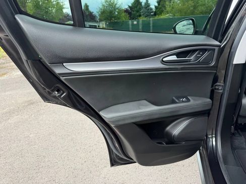 Used 2018 Alfa Romeo Stelvio AWD image 29