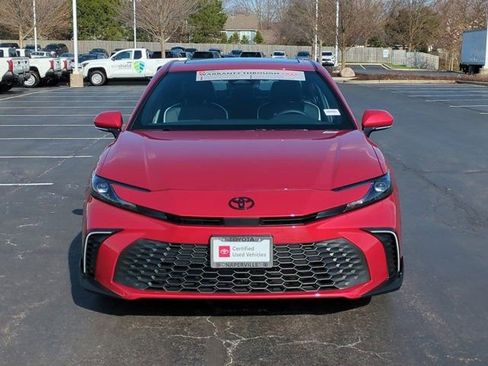 Used 2026 Toyota Camry SE image 4