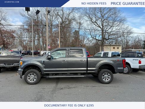 Used 2017 Ford F350 Lariat image 2