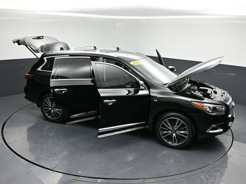 Used 2017 INFINITI QX60 Luxe w/ Deluxe Technology Package image 35