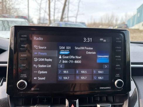 Used 2022 Toyota Corolla Cross XLE image 45