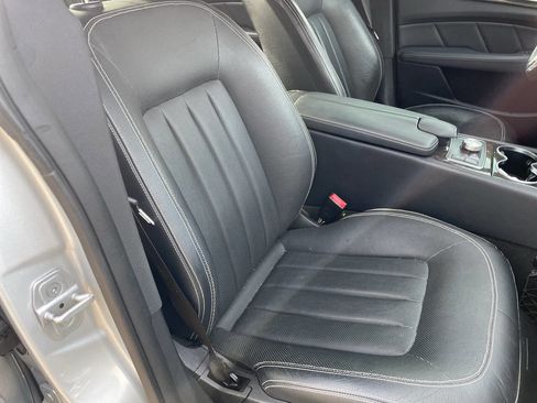 Used 2012 Mercedes-Benz CLS 550 4MATIC image 23