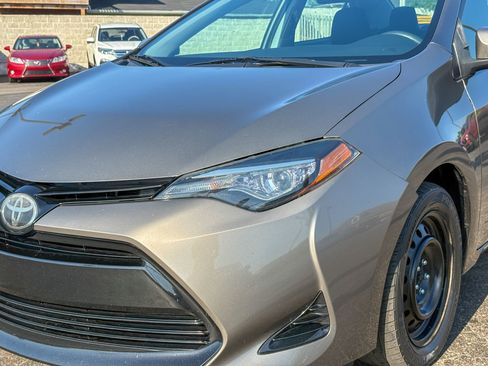 Used 2018 Toyota Corolla LE FWD image 7