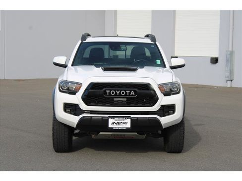 Used 2019 Toyota Tacoma TRD Pro AWD/4WD image 5