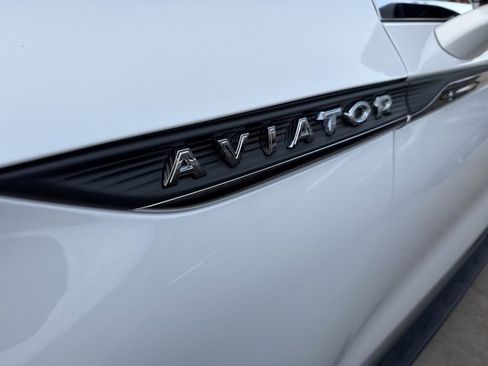 Used 2024 Lincoln Aviator Reserve w/ Equipment Group 201A image 3