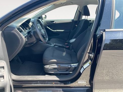 Used 2016 Volkswagen Jetta SE FWD image 9