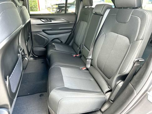 New 2026 Jeep Grand Cherokee Laredo X image 23