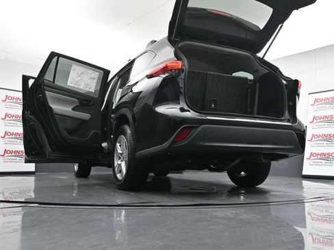 Used 2023 Toyota Highlander L image 47