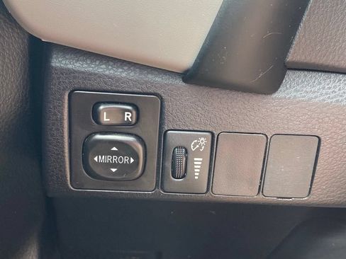 Used 2019 Toyota Corolla LE FWD image 25