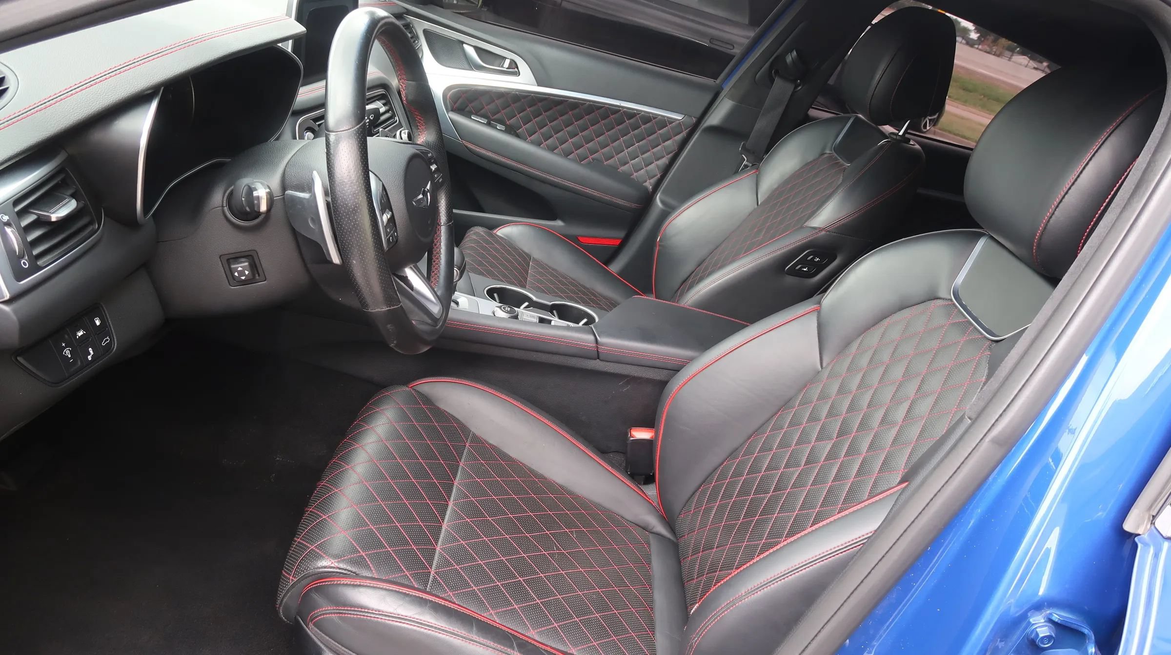 Used 2019 Genesis G70 2.0T Advanced w/ Sport Package AWD/4WD image 18