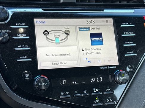 Used 2020 Toyota Camry SE w/ Sunroof Package image 28