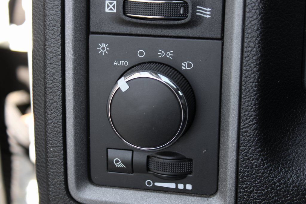 Used 2014 RAM 3500 Tradesman w/ Power & Remote Entry Group RWD image 16
