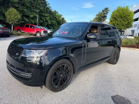 Used 2025 Land Rover Range Rover Long Wheelbase SE AWD/4WD image 3