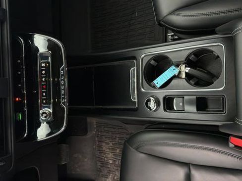 Used 2023 Lincoln Corsair Standard image 8