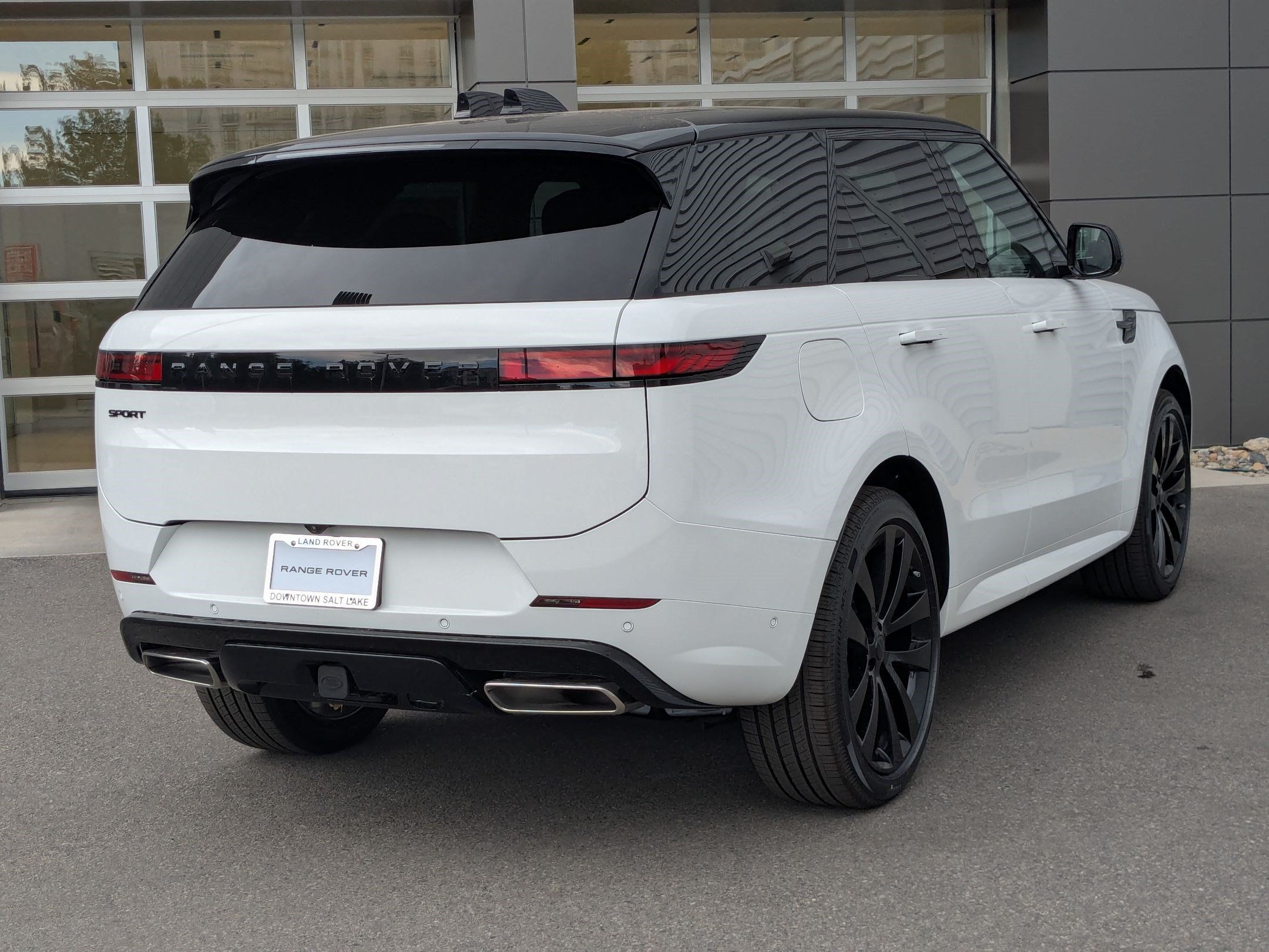 New 2026 Land Rover Range Rover Sport Dynamic SE AWD/4WD image 5