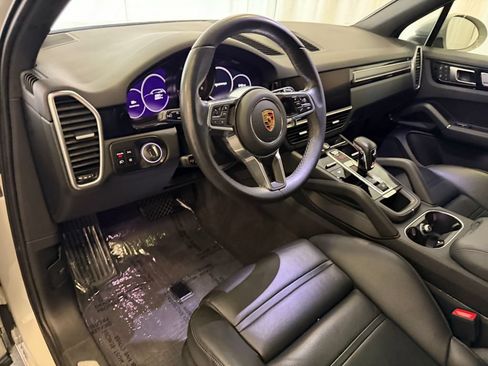 Certified 2023 Porsche Cayenne Platinum Edition AWD/4WD image 4