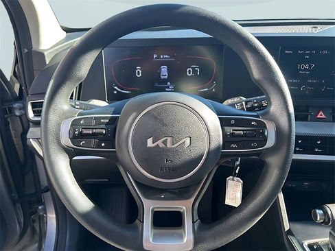 Used 2023 Kia Sportage LX image 14