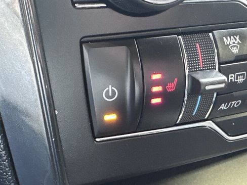 Used 2018 Ford Explorer XLT w/ Equipment Group 202A image 23