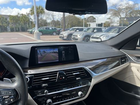 Used 2020 BMW 530i w/ Convenience Package RWD image 30