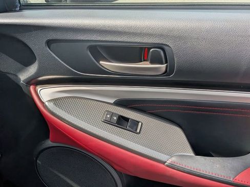 Used 2016 Lexus RC 200t image 31