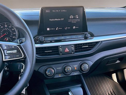 Used 2024 Kia Forte LXS w/ LXS Technology Package image 6